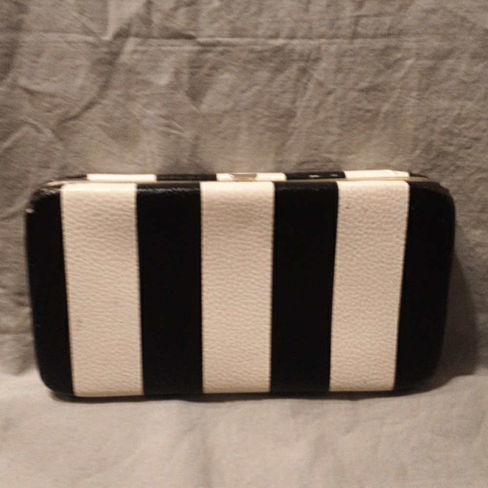 Small clutch